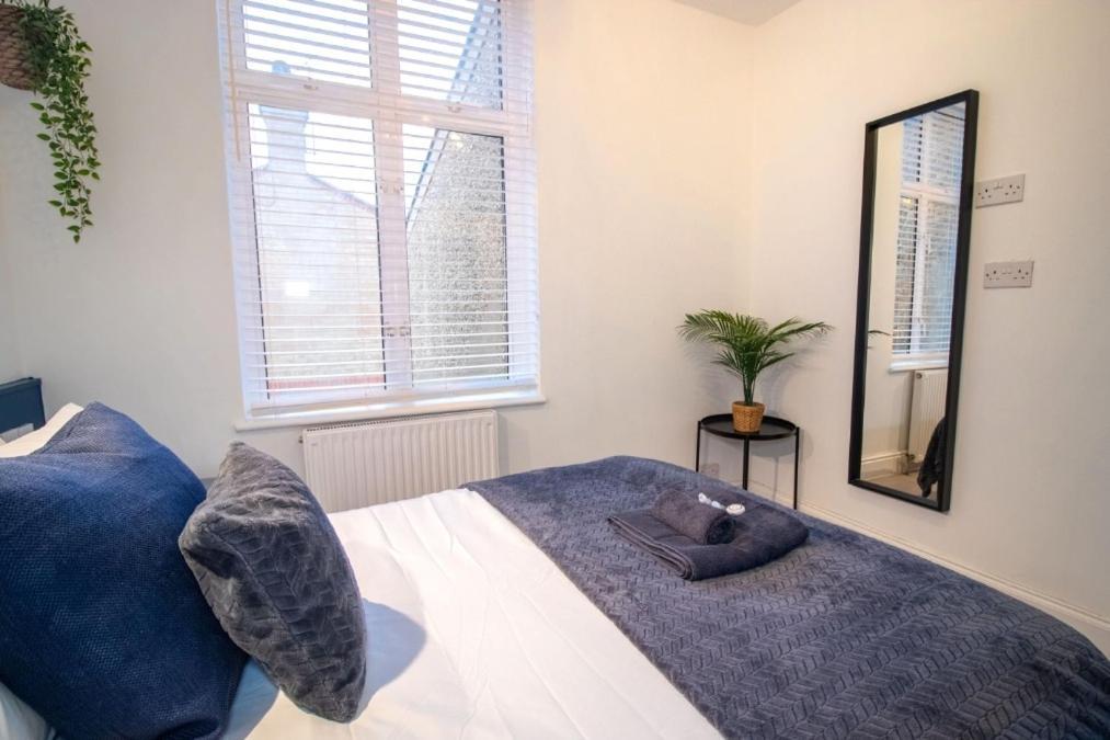 Spacious 3 Bed Apartment, En-Suites, Near Train Station! ワトフォード エクステリア 写真